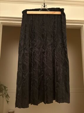 Black Textured Midi Skirt - Women's Pleated 100% silk